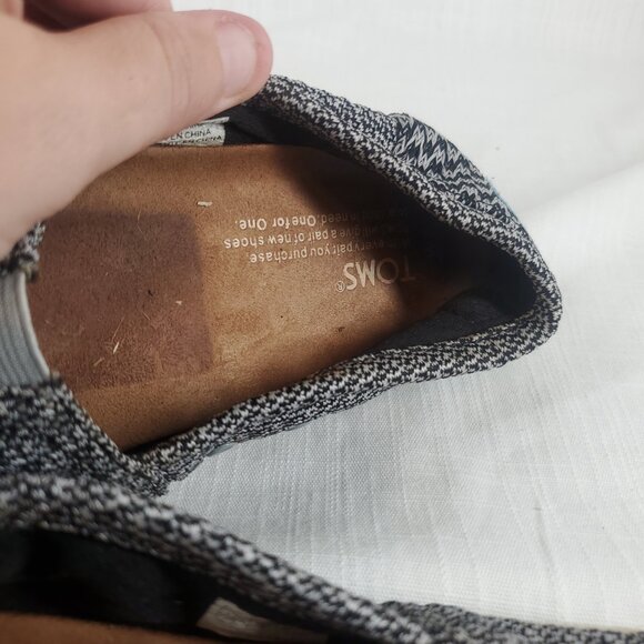 Womens Toms Black White Chevron Pattern Slide On Shoes Sz W7 - Picture 8 of 8